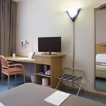 & Szálloda 3*