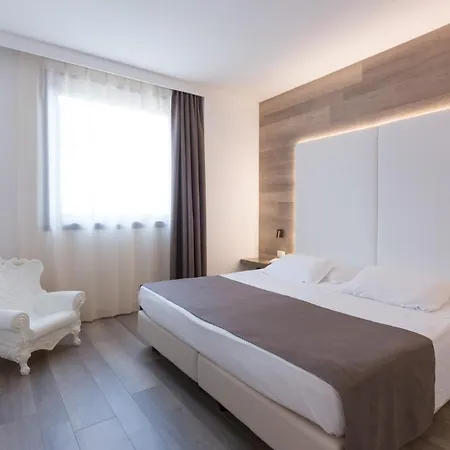 & Отель Фолиньо