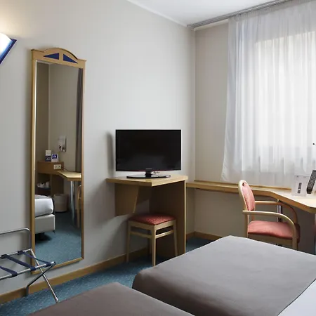 & Hotell