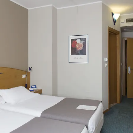 Hotell & 3*