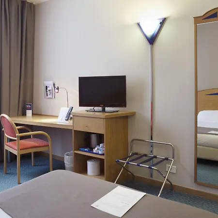 & Hotell 3*