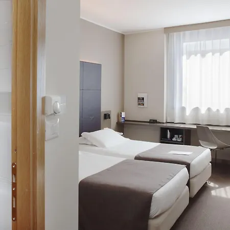 Hotell & 3*