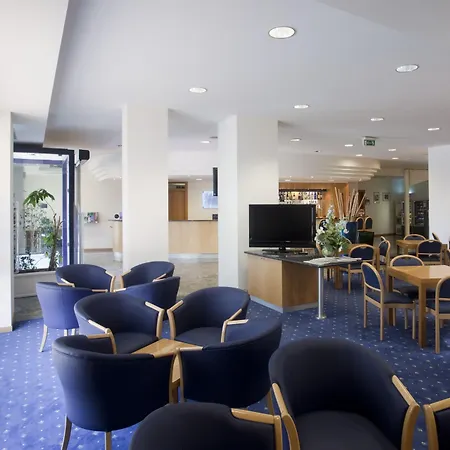 & ホテル フォリーニョ