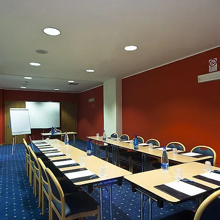 & Hotell 3*