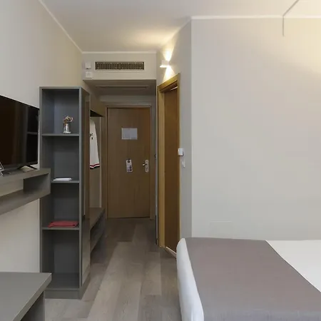& Hotel 3*