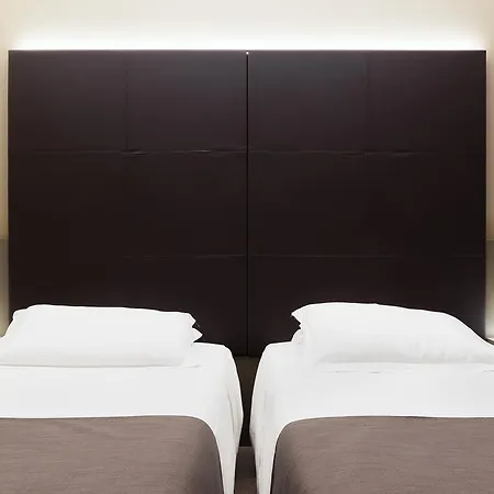 Hotel & 3*